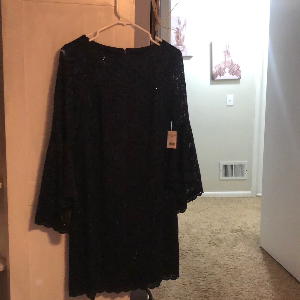Jessica Howard three quarter bell sleeve dress